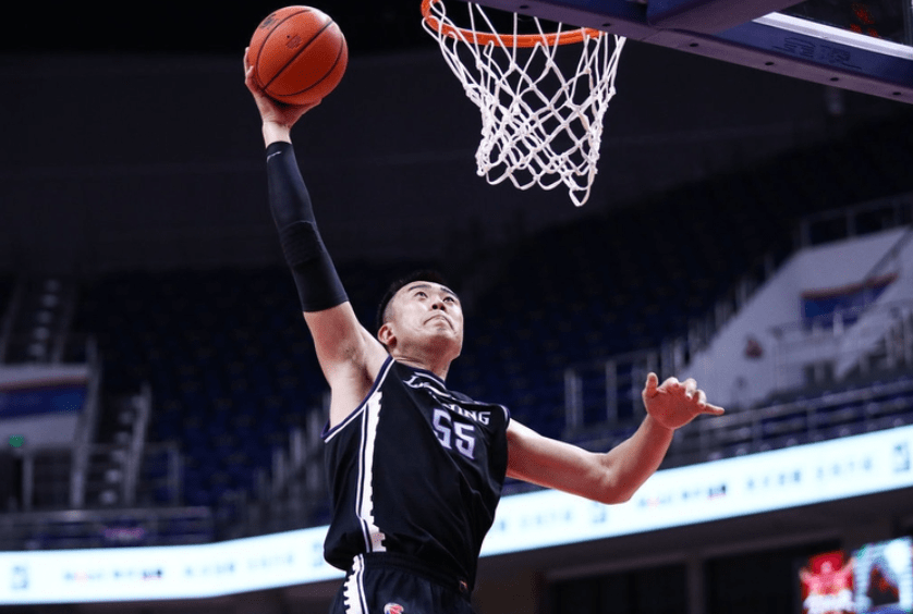 关于CBA常规赛今夜走向成谜，托特纳姆伤情更新，球迷炸锅，身体对抗强度拉满的信息